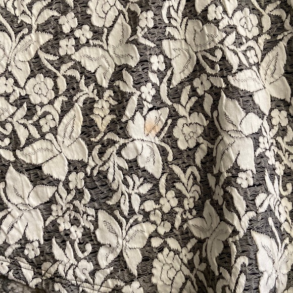 *MOVING SALE* Forever 21 faux lace look, butterfly & flower pattern - Picture 2 of 2